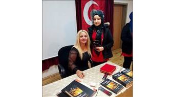 ŞAİR ŞENGÜL COŞKUN, TİREBOLU’DA ŞİİR DİNLETİSİ VE İMZA GÜNÜNE KATILDI